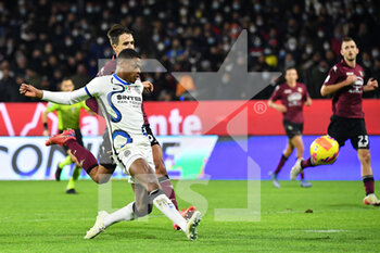 2021-12-17 - Inter Milan's defender Denzel Dumfries scores the 0-2 goal  - US SALERNITANA VS INTER - FC INTERNAZIONALE - ITALIAN SERIE A - SOCCER