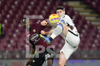 2021-12-17 - Salernitana's forward Simy compete for the ball with Inter Milan's defender Alessandro Bastoni  - US SALERNITANA VS INTER - FC INTERNAZIONALE - ITALIAN SERIE A - SOCCER