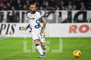 2021-12-17 - Inter Milan's midfielder Arturo Vidal in action  - US SALERNITANA VS INTER - FC INTERNAZIONALE - ITALIAN SERIE A - SOCCER