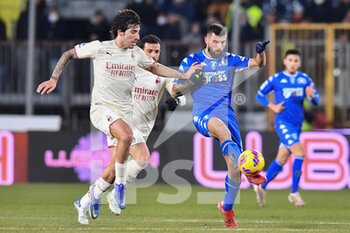 2021-12-22 - Sandro Tonali (Milan) and Patrick Cutrone (Empoli) - EMPOLI FC VS AC MILAN - ITALIAN SERIE A - SOCCER