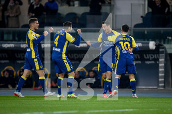 2021-12-22 - Verona's Kevin Lasagna celebrates after scoring a goal 1-0 - HELLAS VERONA FC VS ACF FIORENTINA - ITALIAN SERIE A - SOCCER