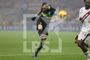 2021-12-22 - Marcelo Brozovic of FC Internazionale in action during the Serie A 2021/22 football match between FC Internazionale and Torino FC at Giuseppe Meazza Stadium, Milan, Italy on December 22, 2021 - INTER - FC INTERNAZIONALE VS TORINO FC - ITALIAN SERIE A - SOCCER