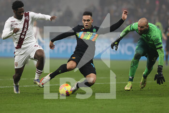 2021-12-22 - Lautaro Martinez of FC Internazionale in action during the Serie A 2021/22 football match between FC Internazionale and Torino FC at Giuseppe Meazza Stadium, Milan, Italy on December 22, 2021 - INTER - FC INTERNAZIONALE VS TORINO FC - ITALIAN SERIE A - SOCCER