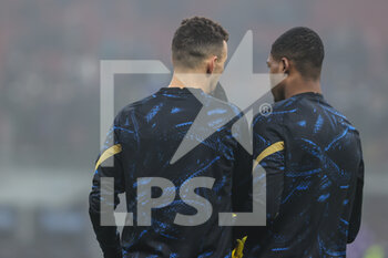 2021-12-22 - Ivan Perisic of FC Internazionale talks to Denzel Dumfries of FC Internazionale during the Serie A 2021/22 football match between FC Internazionale and Torino FC at Giuseppe Meazza Stadium, Milan, Italy on December 22, 2021 - INTER - FC INTERNAZIONALE VS TORINO FC - ITALIAN SERIE A - SOCCER