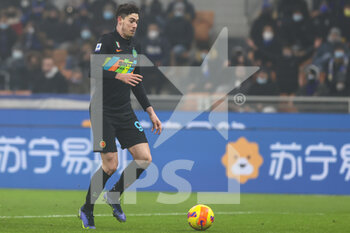 2021-12-22 - Alessandro Bastoni of FC Internazionale in action during the Serie A 2021/22 football match between FC Internazionale and Torino FC at Giuseppe Meazza Stadium, Milan, Italy on December 22, 2021 - INTER - FC INTERNAZIONALE VS TORINO FC - ITALIAN SERIE A - SOCCER