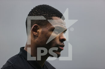 2021-12-22 - Denzel Dumfries of FC Internazionale looks on during the Serie A 2021/22 football match between FC Internazionale and Torino FC at Giuseppe Meazza Stadium, Milan, Italy on December 22, 2021 - INTER - FC INTERNAZIONALE VS TORINO FC - ITALIAN SERIE A - SOCCER