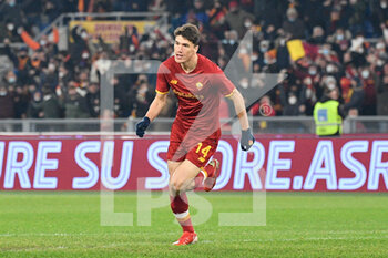 2021-12-22 - Eldor Shomurodov (AS Roma) celebrates after scoring the goal 1-0 during the  Italian Football Championship League A 2021/2022 match between AS Roma vs UC Sampdoria at the Olimpic Stadium in Rome  on 22 December 2021. - AS ROMA VS UC SAMPDORIA - ITALIAN SERIE A - SOCCER