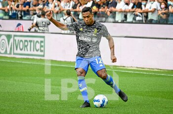 2021-08-22 - Alex Sandro (Juventus) portrait in action during warm up - UDINESE CALCIO VS JUVENTUS FC - ITALIAN SERIE A - SOCCER