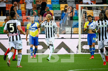 2021-08-22 - Roberto Maximiliano Pereyra (Udinese) celebrates after scoring a goal - UDINESE CALCIO VS JUVENTUS FC - ITALIAN SERIE A - SOCCER