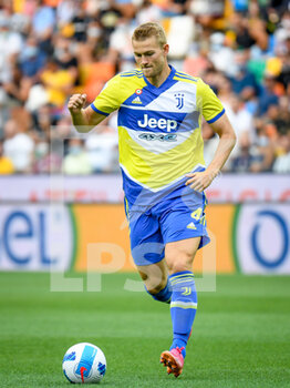 2021-08-22 - Matthijs De Ligt (Juventus) portrait in action - UDINESE CALCIO VS JUVENTUS FC - ITALIAN SERIE A - SOCCER