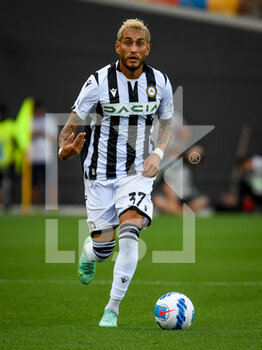 2021-08-22 - Roberto Maximiliano Pereyra (Udinese) portrait in action - UDINESE CALCIO VS JUVENTUS FC - ITALIAN SERIE A - SOCCER