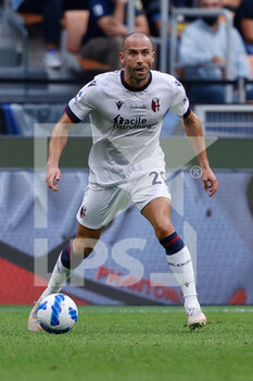 2021-09-18 - Lorenzo De Silvestri (Bologna FC) in action - INTER - FC INTERNAZIONALE VS BOLOGNA FC - ITALIAN SERIE A - SOCCER