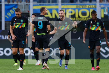 2021-09-18 - Milan Skriniar (FC Internazionale) celebrates after scoring the second goal of his team - INTER - FC INTERNAZIONALE VS BOLOGNA FC - ITALIAN SERIE A - SOCCER