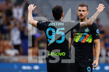 2021-09-18 - Edin Dzeko (FC Internazionale) celebrates after scoring the fifth goal of the match - INTER - FC INTERNAZIONALE VS BOLOGNA FC - ITALIAN SERIE A - SOCCER