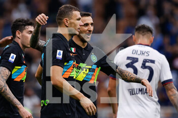 2021-09-18 - Edin Dzeko (FC Internazionale) celebrates after scoring the fifth goal of the match - INTER - FC INTERNAZIONALE VS BOLOGNA FC - ITALIAN SERIE A - SOCCER