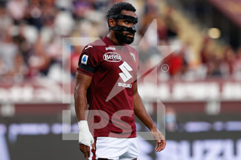 2021-09-23 - Koffi Djidji (Torino FC) wearing a face mask protection - TORINO FC VS SS LAZIO - ITALIAN SERIE A - SOCCER
