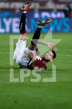2021-09-23 - Antonio Sanabria (Torino FC) on the ground after a contrast with an opponent - TORINO FC VS SS LAZIO - ITALIAN SERIE A - SOCCER