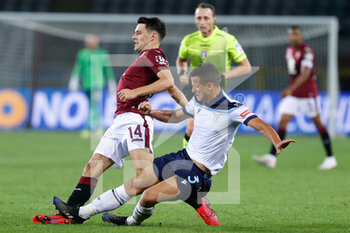 2021-09-23 - Luiz Felipe (S.S. Lazio) fouls hard Josip Brekalo (Torino FC) - TORINO FC VS SS LAZIO - ITALIAN SERIE A - SOCCER
