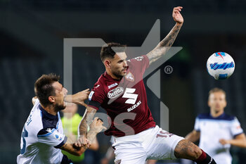 2021-09-23 - Antonio Sanabria (Torino FC) fights for ball possession with Francesco Acerbi (S.S. Lazio) - TORINO FC VS SS LAZIO - ITALIAN SERIE A - SOCCER