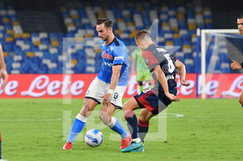 2021-09-26 - Napoli's midfielder Fabian Ruiz compete for the ball with Cagliari's midfielder Razvan Marin  - SSC NAPOLI VS CAGLIARI CALCIO - ITALIAN SERIE A - SOCCER