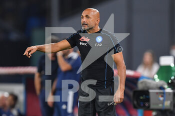2021-09-26 - Napoli's head coach Luciano Spalletti gestures  - SSC NAPOLI VS CAGLIARI CALCIO - ITALIAN SERIE A - SOCCER