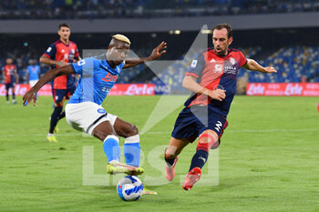 2021-09-26 - Napoli's forward Victor Osimhen compete for the ball with Cagliari's defender Diego Godin  - SSC NAPOLI VS CAGLIARI CALCIO - ITALIAN SERIE A - SOCCER