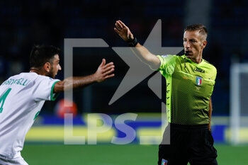 2021-09-21 - Francesco Magnanelli (U.S. Sassuolo) protests with the referee Davide Massa - ATALANTA BC VS US SASSUOLO - ITALIAN SERIE A - SOCCER