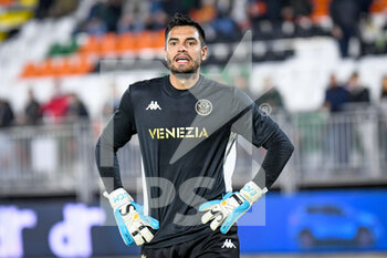 2021-10-18 - Venezia's Sergio Romero portrait during warm up - VENEZIA FC VS ACF FIORENTINA - ITALIAN SERIE A - SOCCER