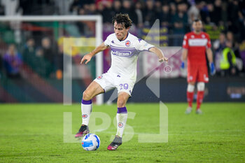 2021-10-18 - Fiorentina's Alvaro Odriozola portrait in action - VENEZIA FC VS ACF FIORENTINA - ITALIAN SERIE A - SOCCER