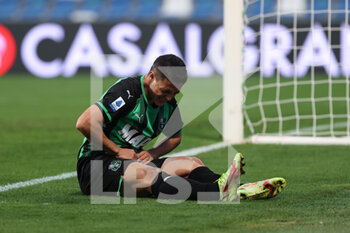 2021-10-23 - Giacomo Raspadori (U.S. Sassuolo) injuries on the ground - US SASSUOLO VS VENEZIA FC - ITALIAN SERIE A - SOCCER