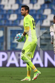 2021-10-23 - Sergio Romero (Venezia FC) in action - US SASSUOLO VS VENEZIA FC - ITALIAN SERIE A - SOCCER