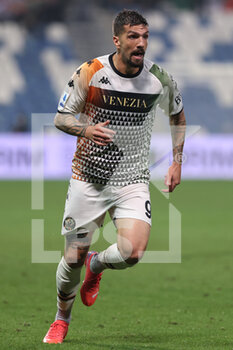 2021-10-23 - Francesco Forte (Venezia FC) in action - US SASSUOLO VS VENEZIA FC - ITALIAN SERIE A - SOCCER