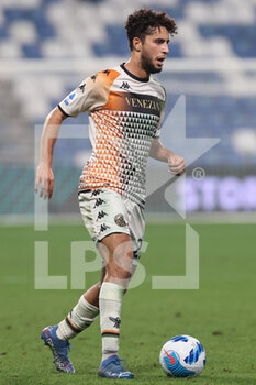 2021-10-23 - Sofian Kiyine (Venezia FC) in action - US SASSUOLO VS VENEZIA FC - ITALIAN SERIE A - SOCCER