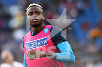 2021-10-24 - Victor Osimhen of Napoli warms up before the Italian championship Serie A football match between AS Roma and SSC Napoli on October 24, 2021 at Stadio Olimpico in Rome, Italy - AS ROMA VS SSC NAPOLI - ITALIAN SERIE A - SOCCER