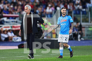 2021-10-24 - Jose' Mourinho head coach of Roma (L) and Matteo Politano of Napoli (R) greet each other during the Italian championship Serie A football match between AS Roma and SSC Napoli on October 24, 2021 at Stadio Olimpico in Rome, Italy - AS ROMA VS SSC NAPOLI - ITALIAN SERIE A - SOCCER