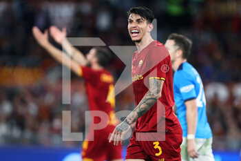 2021-10-24 - Roger Ibanez of Roma reacts during the Italian championship Serie A football match between AS Roma and SSC Napoli on October 24, 2021 at Stadio Olimpico in Rome, Italy - AS ROMA VS SSC NAPOLI - ITALIAN SERIE A - SOCCER