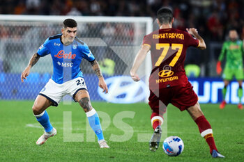 2021-10-24 - Giovanni Di Lorenzo of Napoli (L) vies for the ball with Henrikh Mkhitaryan of Roma (R) during the Italian championship Serie A football match between AS Roma and SSC Napoli on October 24, 2021 at Stadio Olimpico in Rome, Italy - AS ROMA VS SSC NAPOLI - ITALIAN SERIE A - SOCCER