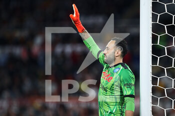 2021-10-24 - David Ospina goalkeeper of Napoli gestures during the Italian championship Serie A football match between AS Roma and SSC Napoli on October 24, 2021 at Stadio Olimpico in Rome, Italy - AS ROMA VS SSC NAPOLI - ITALIAN SERIE A - SOCCER
