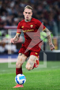 2021-10-24 - Rick Karsdorp of Roma in action during the Italian championship Serie A football match between AS Roma and SSC Napoli on October 24, 2021 at Stadio Olimpico in Rome, Italy - AS ROMA VS SSC NAPOLI - ITALIAN SERIE A - SOCCER