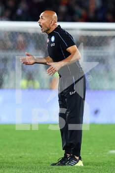 2021-10-24 - The referee Davide Massa shows red card to Luciano Spalletti head coach of Napoli, who reacts at the end of the Italian championship Serie A football match between AS Roma and SSC Napoli on October 24, 2021 at Stadio Olimpico in Rome, Italy - AS ROMA VS SSC NAPOLI - ITALIAN SERIE A - SOCCER