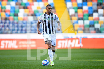 2021-10-17 - Udinese's Walace Souza Silva portrait in action - UDINESE CALCIO VS BOLOGNA FC - ITALIAN SERIE A - SOCCER