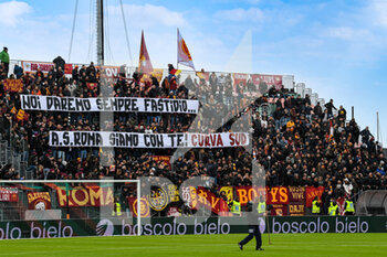 2021-11-07 - AS Roma supporters - VENEZIA FC VS AS ROMA - ITALIAN SERIE A - SOCCER