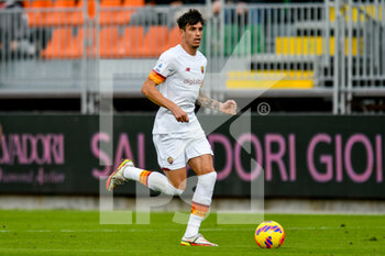 2021-11-07 - Roma's Roger Ibanez  portrait in action - VENEZIA FC VS AS ROMA - ITALIAN SERIE A - SOCCER