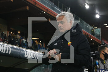 2021-11-21 - Jose Mourinho (Roma) - GENOA CFC VS AS ROMA - ITALIAN SERIE A - SOCCER
