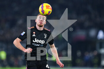 2021-11-20 - Dejan Kulusevski of Juventus in action during the Italian championship Serie A football match between SS Lazio and Juventus FC on November 20, 2021 at Stadio Olimpico in Rome, Italy - SS LAZIO VS JUVENTUS FC - ITALIAN SERIE A - SOCCER