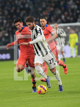 2021-11-27 - Matteo Pessina (Atalanta) vs Manuel Locatelli (Juventus FC) - JUVENTUS FC VS ATALANTA BC - ITALIAN SERIE A - SOCCER