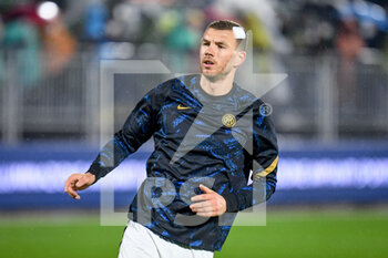 2021-11-27 - Inter's Edin Dzeko portrait during warm up - VENEZIA FC VS INTER FC - ITALIAN SERIE A - SOCCER