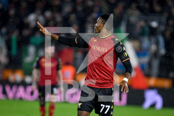 2021-11-27 - Venezia's David Okereke portrait gestures reacts - VENEZIA FC VS INTER FC - ITALIAN SERIE A - SOCCER