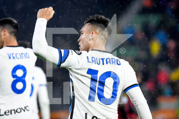 2021-11-27 - Inter's Lautaro Martínez portrait celebrating - VENEZIA FC VS INTER FC - ITALIAN SERIE A - SOCCER