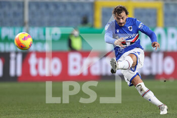 2021-12-19 - Manolo Gabbiadini (UC Sampdoria) tiro in porta - UC SAMPDORIA VS VENEZIA FC - ITALIAN SERIE A - SOCCER